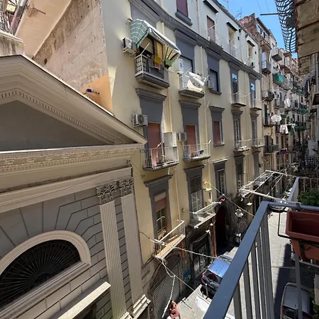 Donna Vicenza 4* Naples