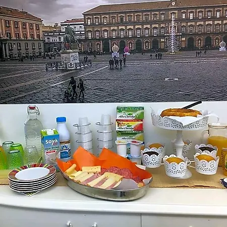 فندق مبيت وإفطار Donna Vicenza 4*