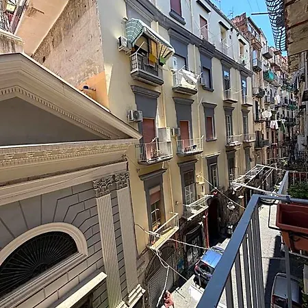 فندق مبيت وإفطار Donna Vicenza 4*