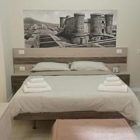 Donna Vicenza Nápoles