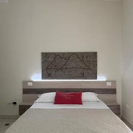 Donna Vicenza Bed and Breakfast Νάπολη
