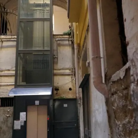 Bed and Breakfast Donna Vicenza Νάπολη
